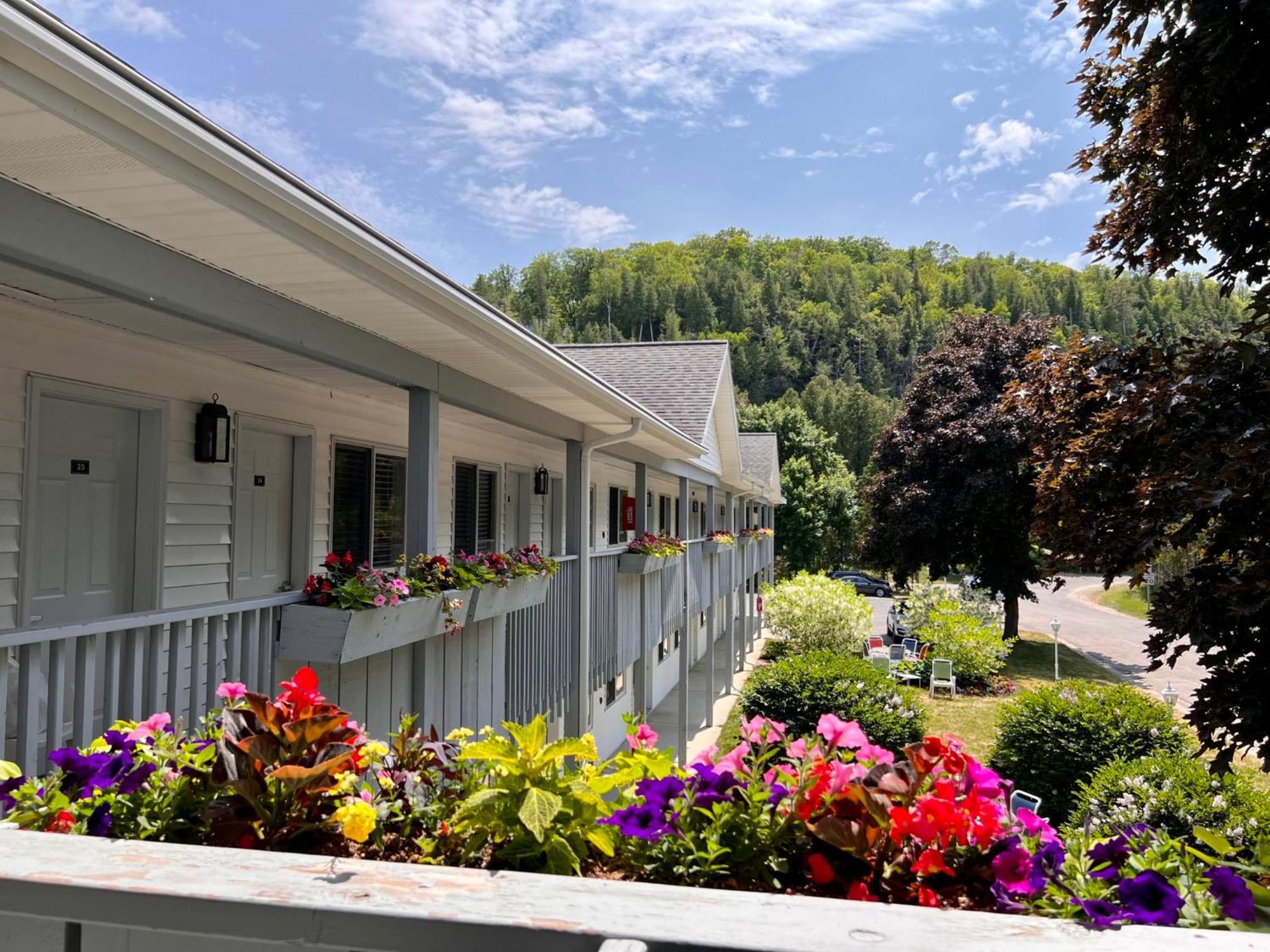 Staying In Door County: 6 Budget Hotels Compared