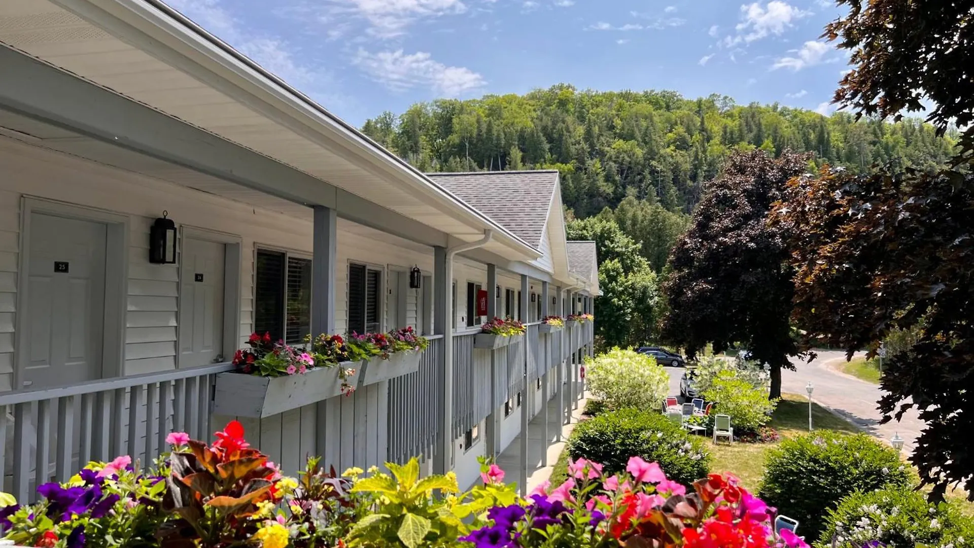 Staying In Door County: 6 Budget Hotels Compared