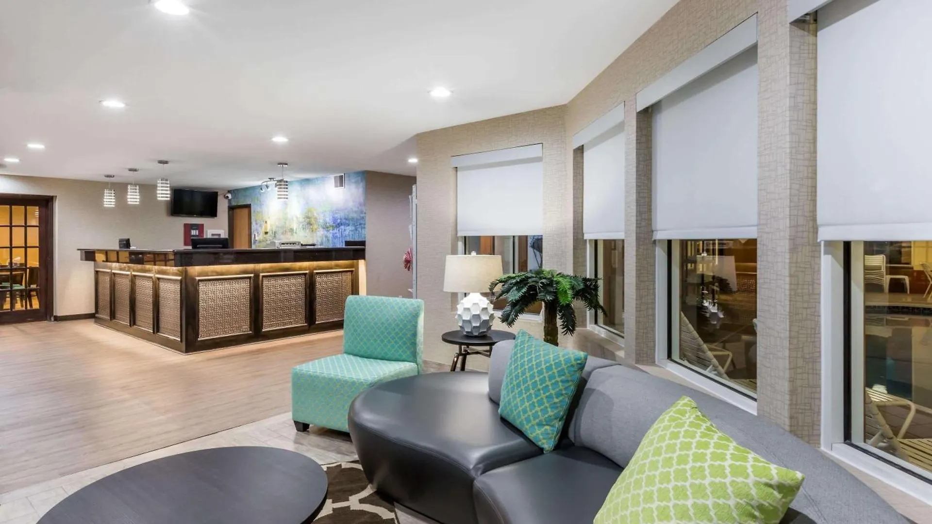 Where to Stay in Iowa: 6 Best Historical Hotels